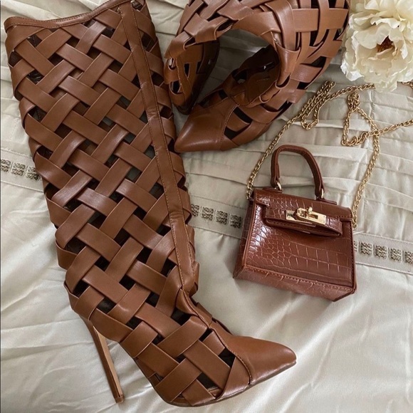 Women heeled boots - Picture 2 of 2